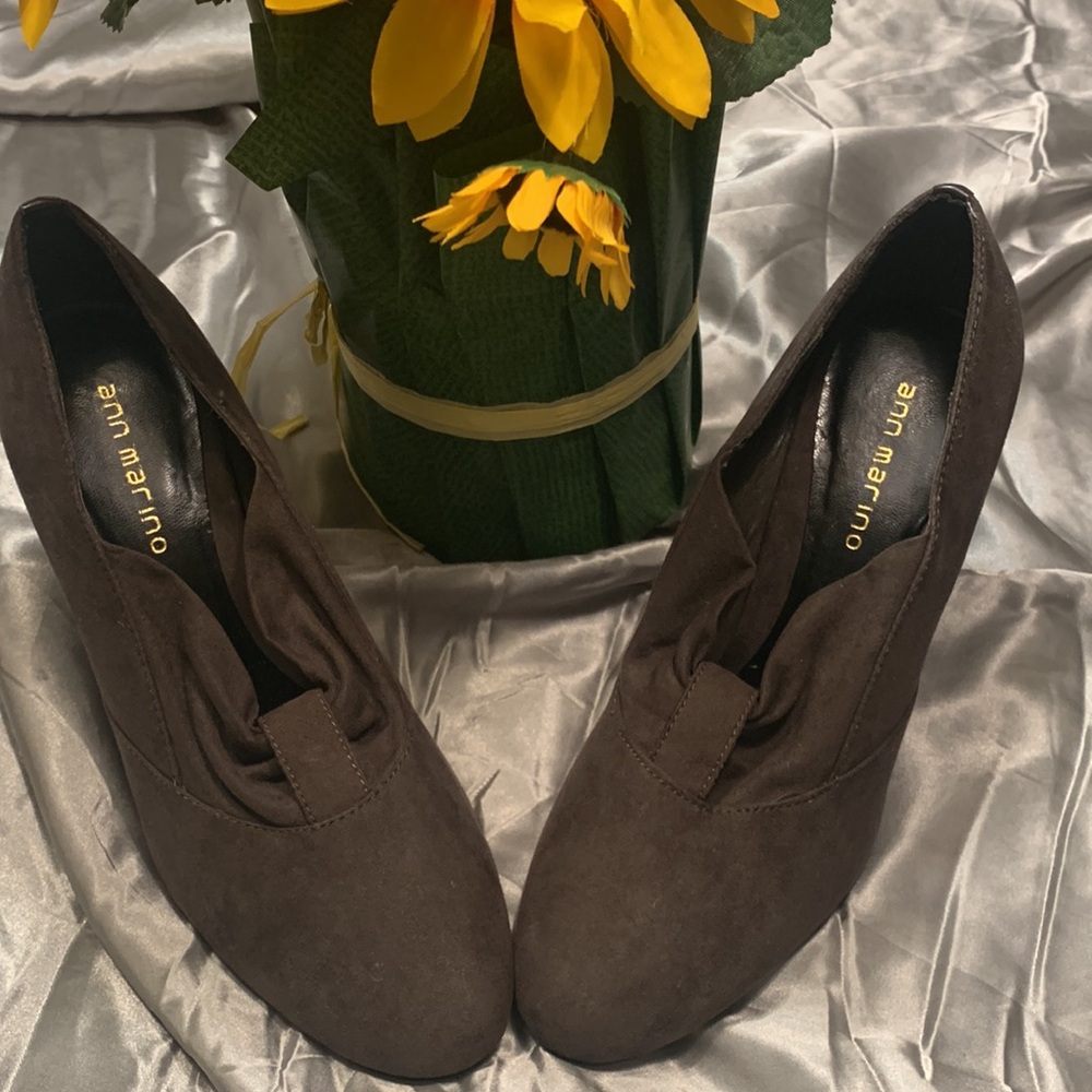 🌹Vintage Ann Marino • classy faux suede green designer heels